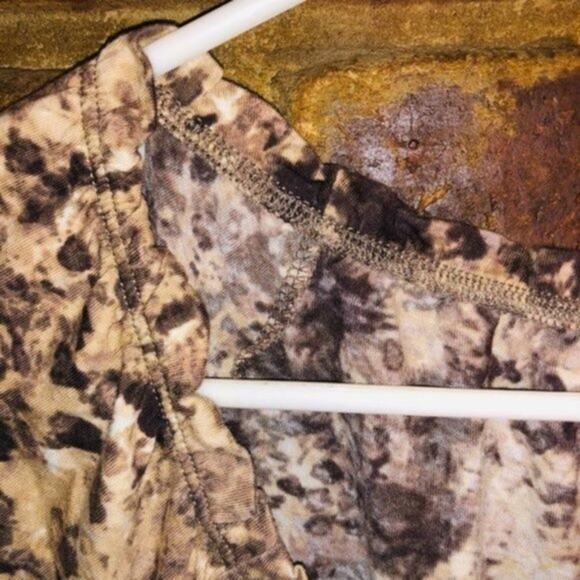 St. John's Bay Brown Printed Short Sleeve Blouse Women's Size Small - Picture 4 of 6